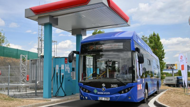 Hydrogen for buses? Thanks to hydroelectric power!